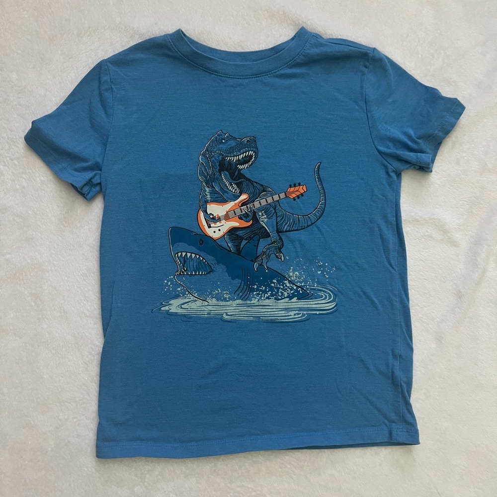 Kids Tshirt bundle (4 shirts sz S/M 5/6) - Picture 5 of 8